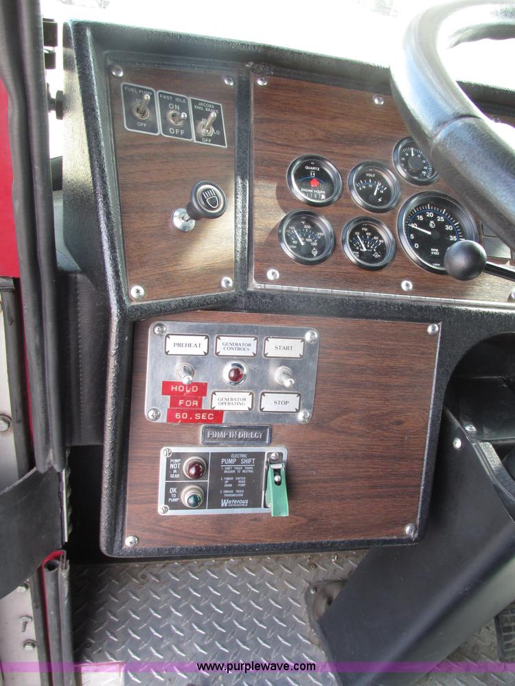 image for item F7365 1982 Hendrickson 1871-WS pumper/ladder fire truck