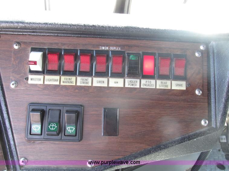 image for item F7365 1982 Hendrickson 1871-WS pumper/ladder fire truck