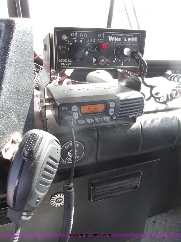 image for item F7365 1982 Hendrickson 1871-WS pumper/ladder fire truck