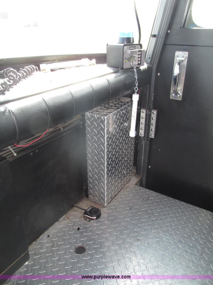 image for item F7365 1982 Hendrickson 1871-WS pumper/ladder fire truck