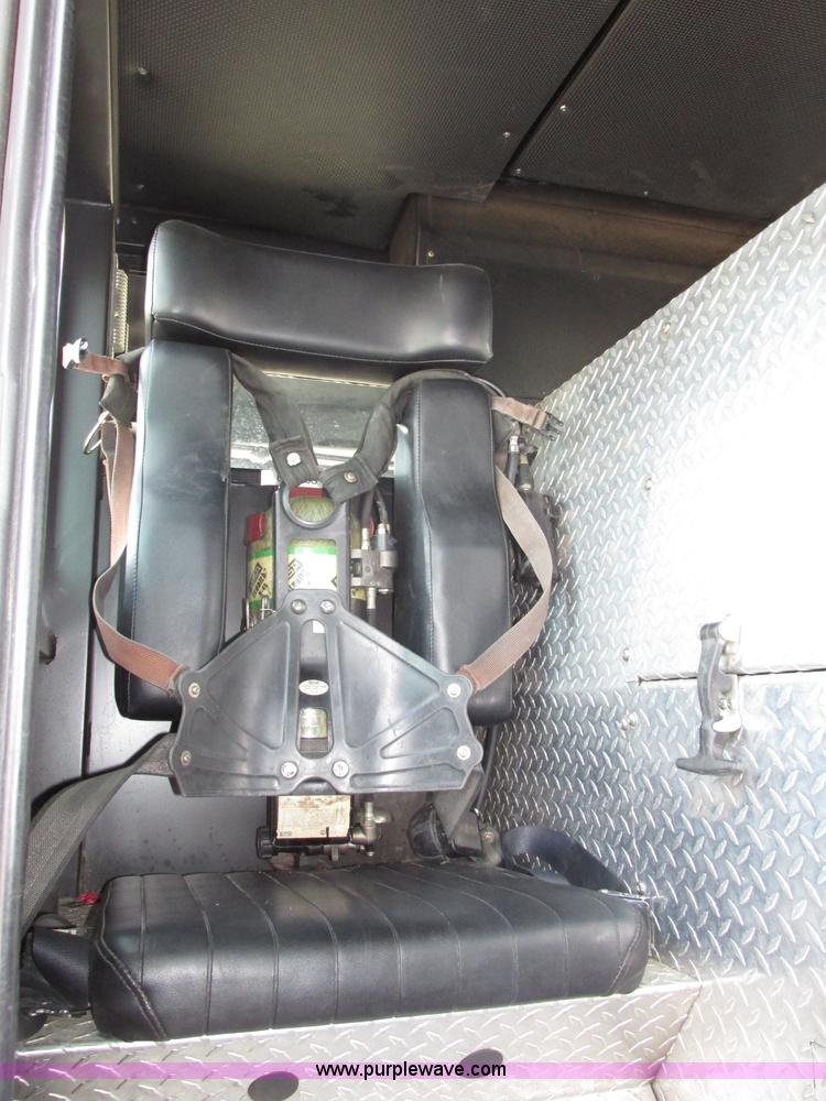 image for item F7365 1982 Hendrickson 1871-WS pumper/ladder fire truck