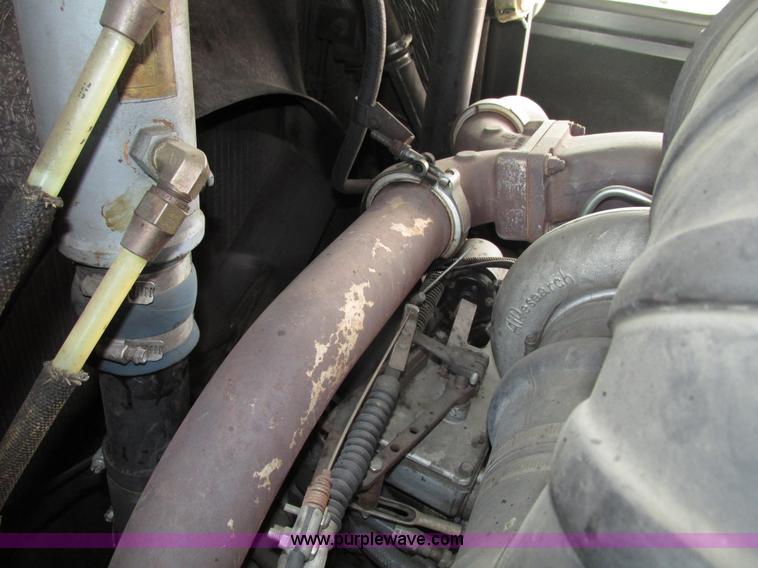 image for item F7365 1982 Hendrickson 1871-WS pumper/ladder fire truck