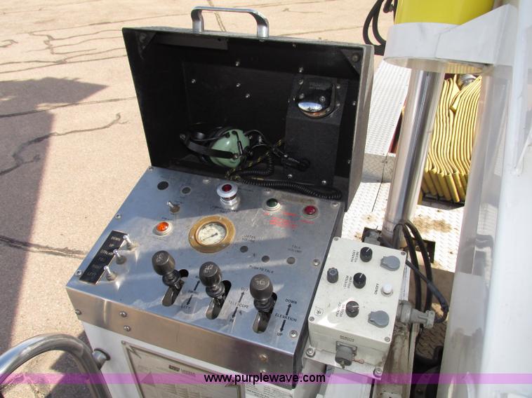 image for item F7365 1982 Hendrickson 1871-WS pumper/ladder fire truck