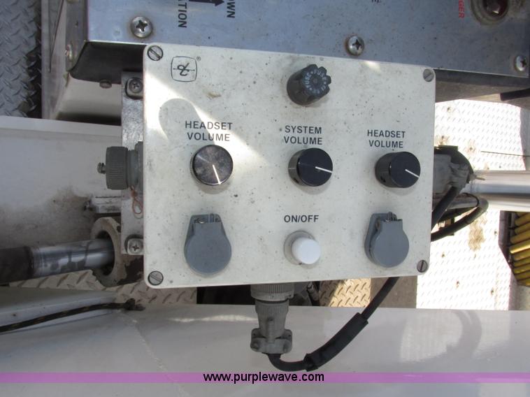 image for item F7365 1982 Hendrickson 1871-WS pumper/ladder fire truck