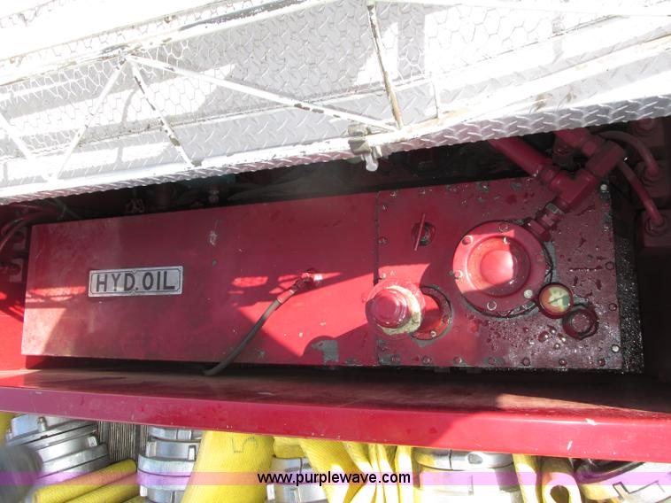 image for item F7365 1982 Hendrickson 1871-WS pumper/ladder fire truck