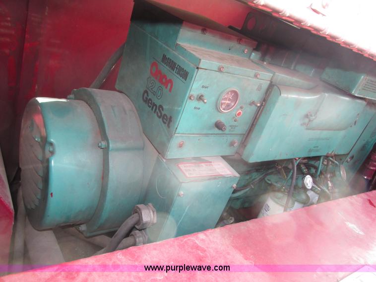 image for item F7365 1982 Hendrickson 1871-WS pumper/ladder fire truck