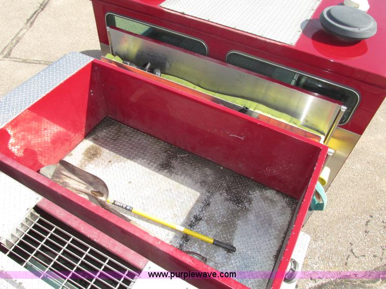 image for item F7365 1982 Hendrickson 1871-WS pumper/ladder fire truck