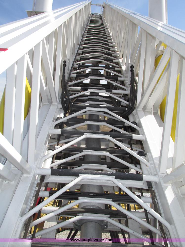 image for item F7365 1982 Hendrickson 1871-WS pumper/ladder fire truck