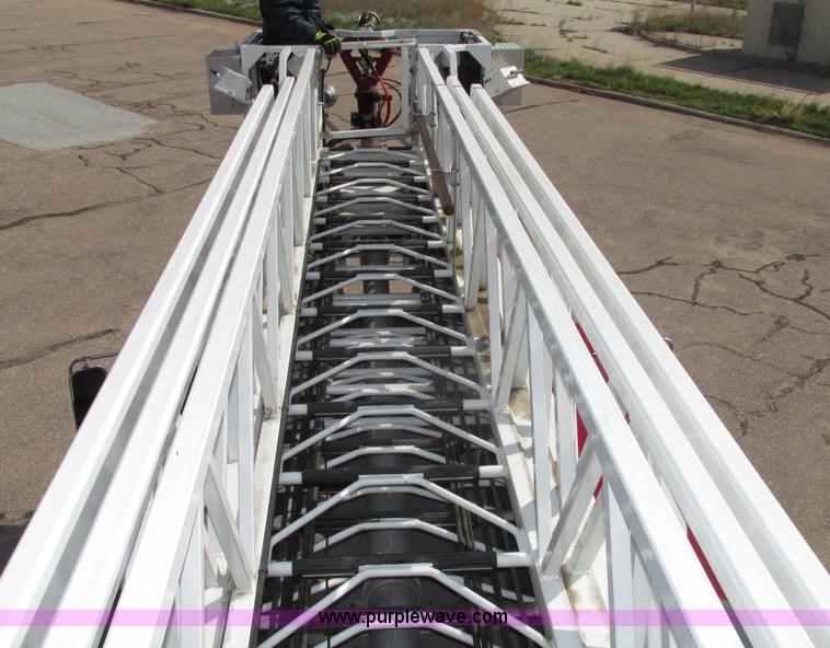 image for item F7365 1982 Hendrickson 1871-WS pumper/ladder fire truck