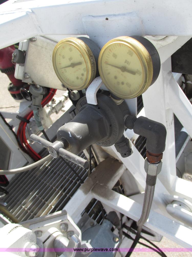 image for item F7365 1982 Hendrickson 1871-WS pumper/ladder fire truck