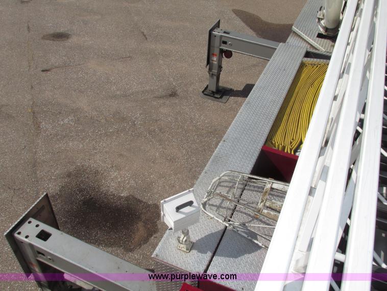 image for item F7365 1982 Hendrickson 1871-WS pumper/ladder fire truck