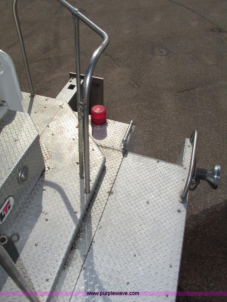 image for item F7365 1982 Hendrickson 1871-WS pumper/ladder fire truck