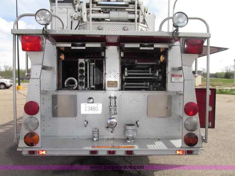 image for item F7365 1982 Hendrickson 1871-WS pumper/ladder fire truck