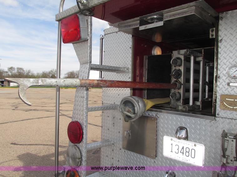 image for item F7365 1982 Hendrickson 1871-WS pumper/ladder fire truck