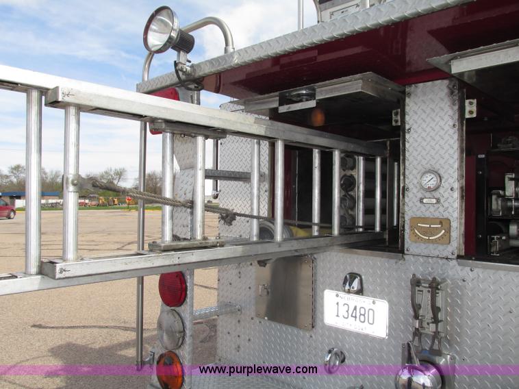 image for item F7365 1982 Hendrickson 1871-WS pumper/ladder fire truck