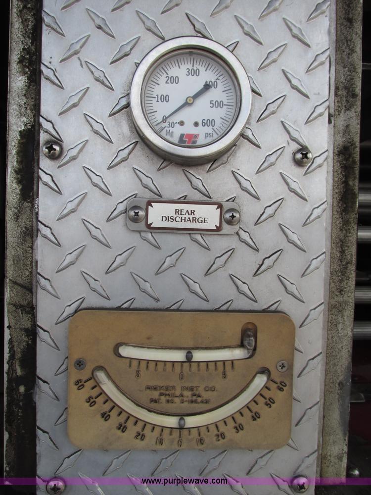 image for item F7365 1982 Hendrickson 1871-WS pumper/ladder fire truck