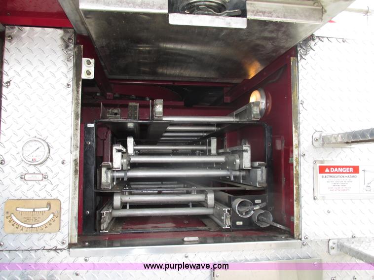 image for item F7365 1982 Hendrickson 1871-WS pumper/ladder fire truck