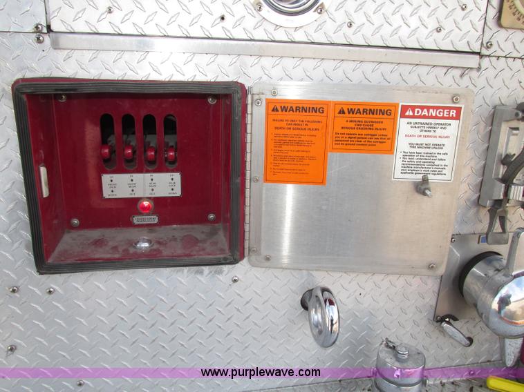 image for item F7365 1982 Hendrickson 1871-WS pumper/ladder fire truck