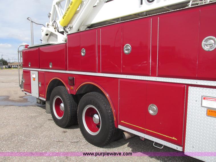 image for item F7365 1982 Hendrickson 1871-WS pumper/ladder fire truck