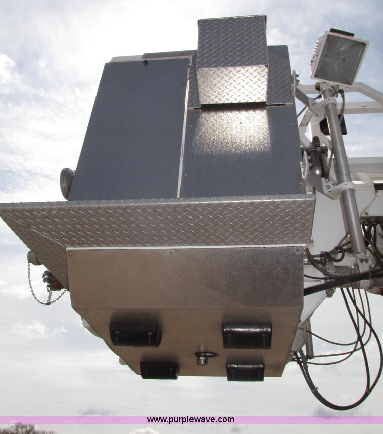 image for item F7365 1982 Hendrickson 1871-WS pumper/ladder fire truck