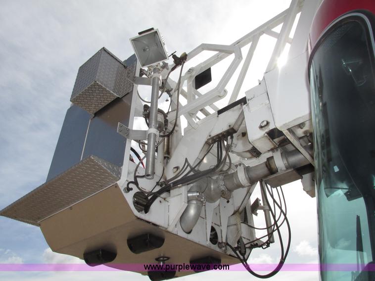 image for item F7365 1982 Hendrickson 1871-WS pumper/ladder fire truck