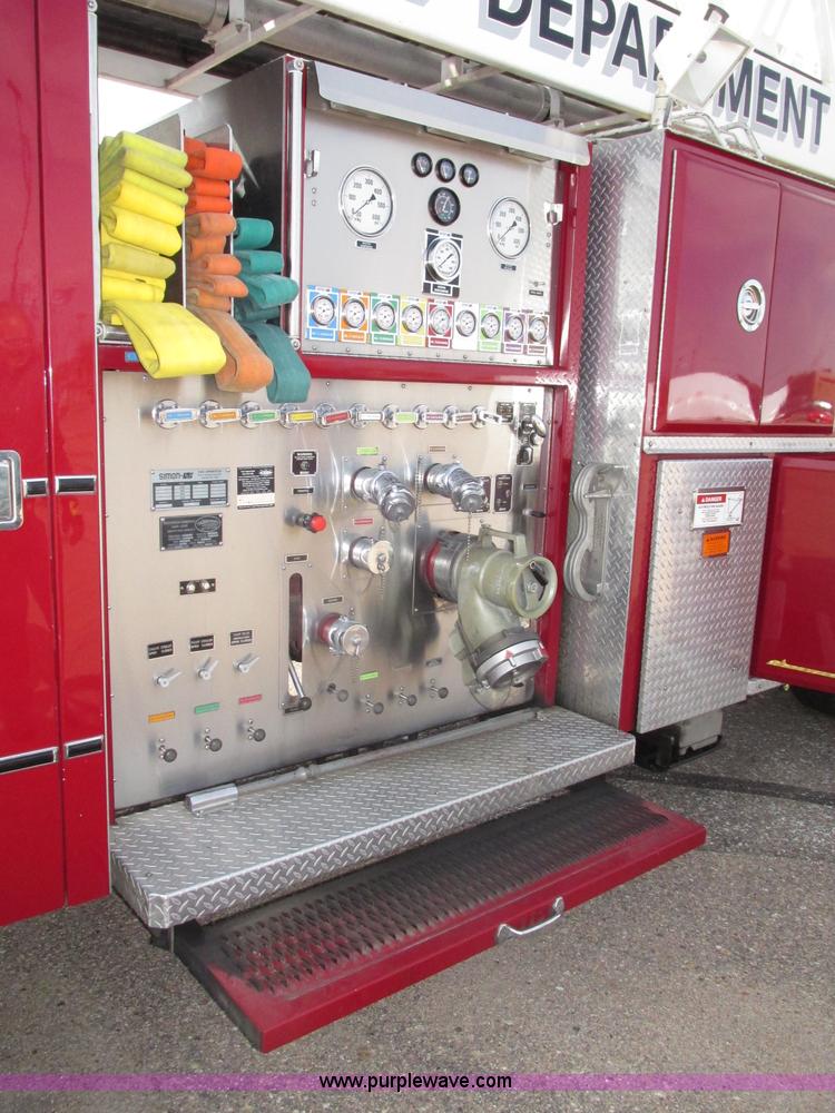 image for item F7365 1982 Hendrickson 1871-WS pumper/ladder fire truck