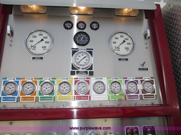 image for item F7365 1982 Hendrickson 1871-WS pumper/ladder fire truck