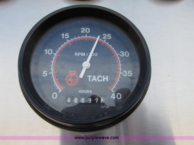 image for item F7365 1982 Hendrickson 1871-WS pumper/ladder fire truck