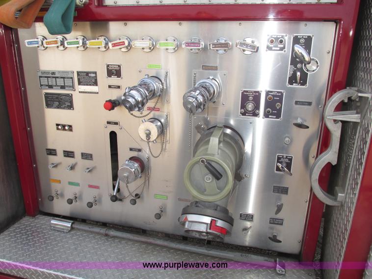 image for item F7365 1982 Hendrickson 1871-WS pumper/ladder fire truck