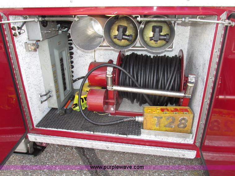 image for item F7365 1982 Hendrickson 1871-WS pumper/ladder fire truck