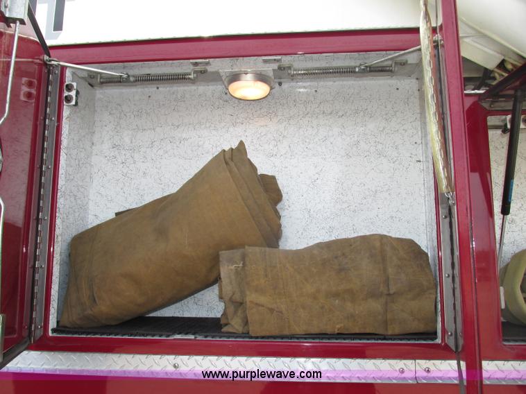 image for item F7365 1982 Hendrickson 1871-WS pumper/ladder fire truck