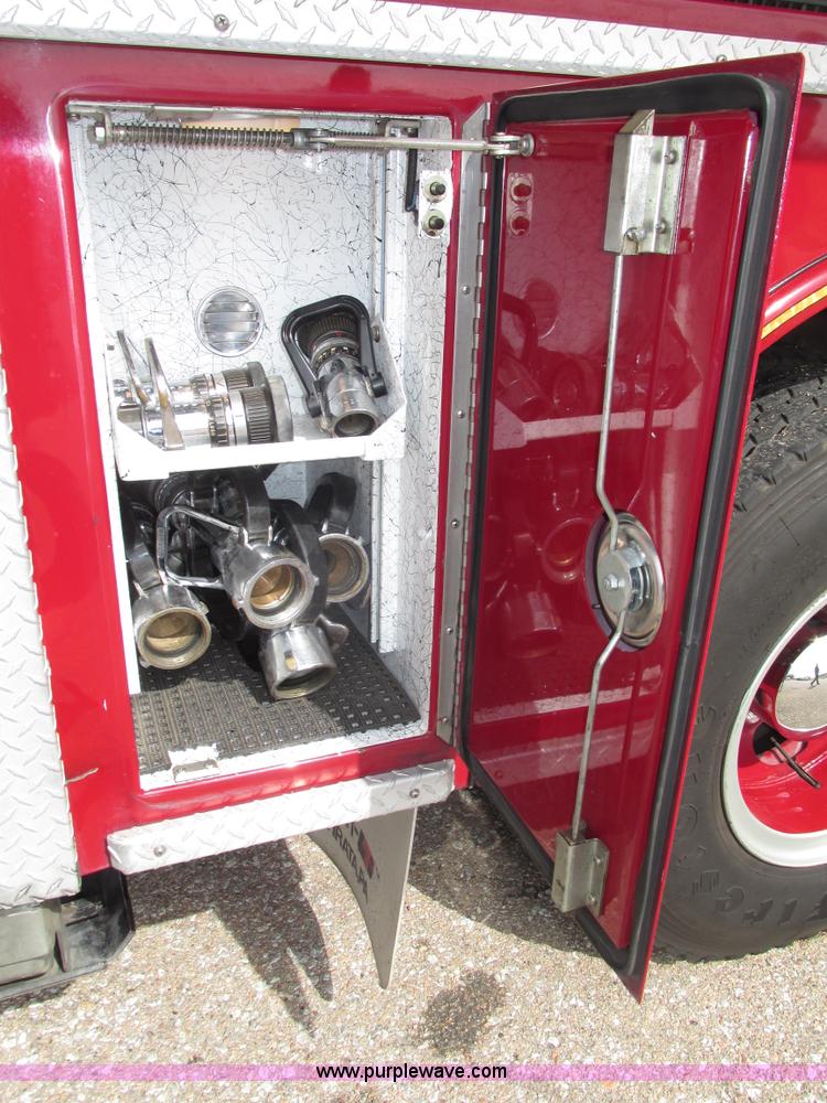 image for item F7365 1982 Hendrickson 1871-WS pumper/ladder fire truck