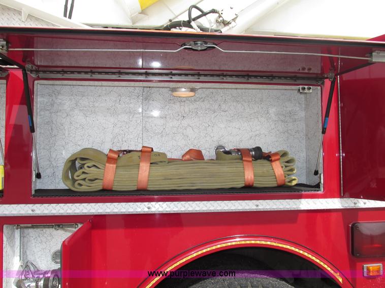 image for item F7365 1982 Hendrickson 1871-WS pumper/ladder fire truck