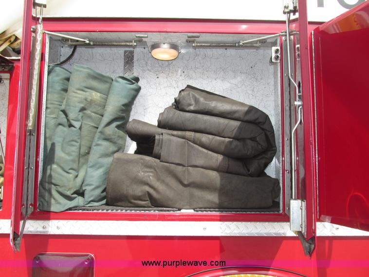 image for item F7365 1982 Hendrickson 1871-WS pumper/ladder fire truck