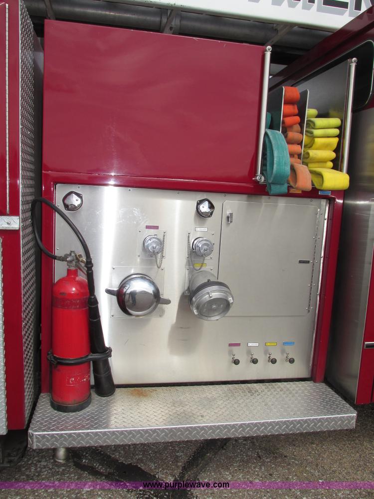 image for item F7365 1982 Hendrickson 1871-WS pumper/ladder fire truck