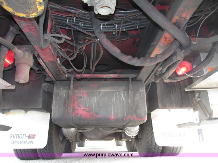 image for item F7365 1982 Hendrickson 1871-WS pumper/ladder fire truck