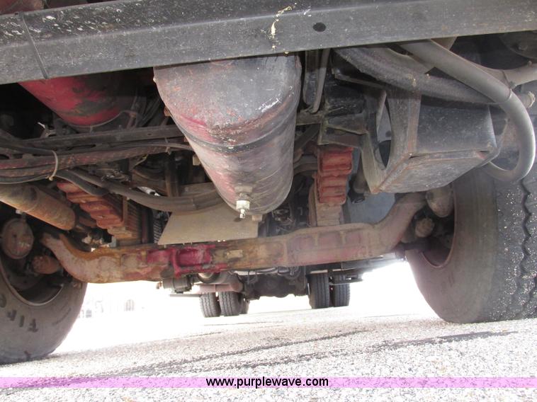 image for item F7365 1982 Hendrickson 1871-WS pumper/ladder fire truck