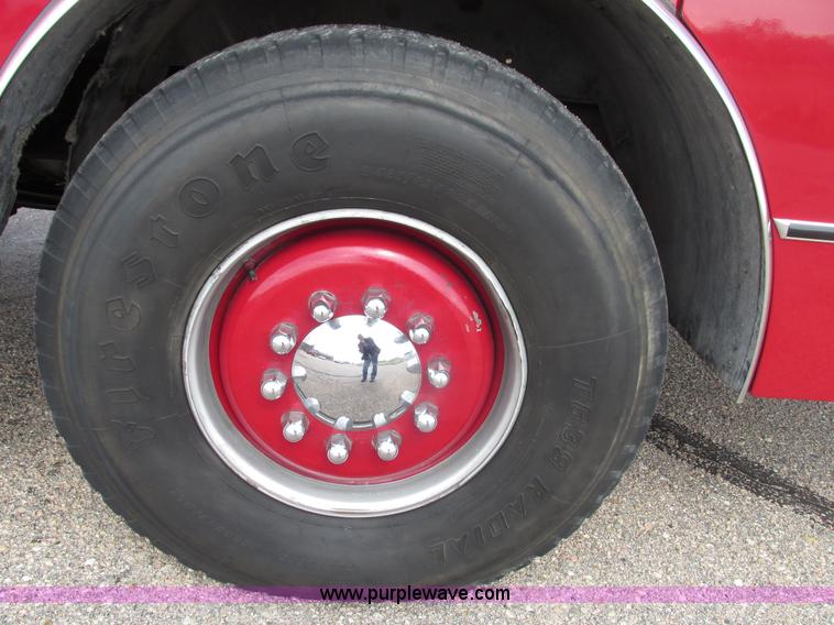 image for item F7365 1982 Hendrickson 1871-WS pumper/ladder fire truck