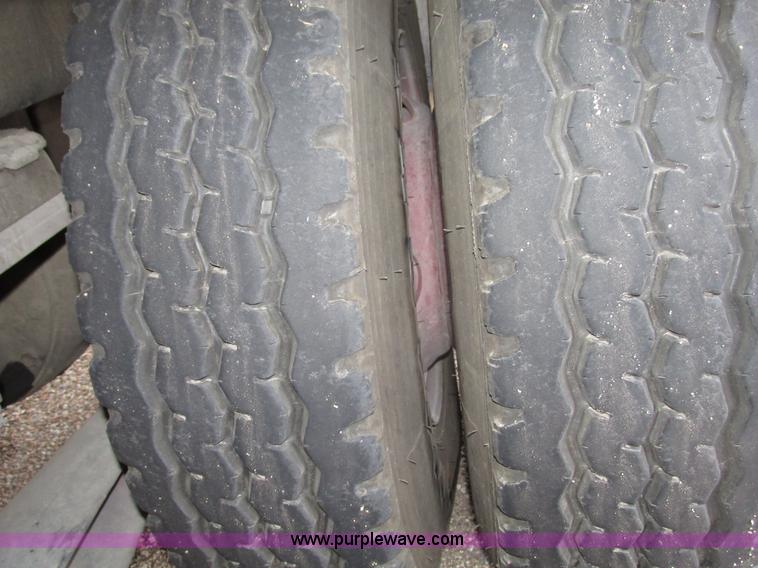 image for item F7365 1982 Hendrickson 1871-WS pumper/ladder fire truck