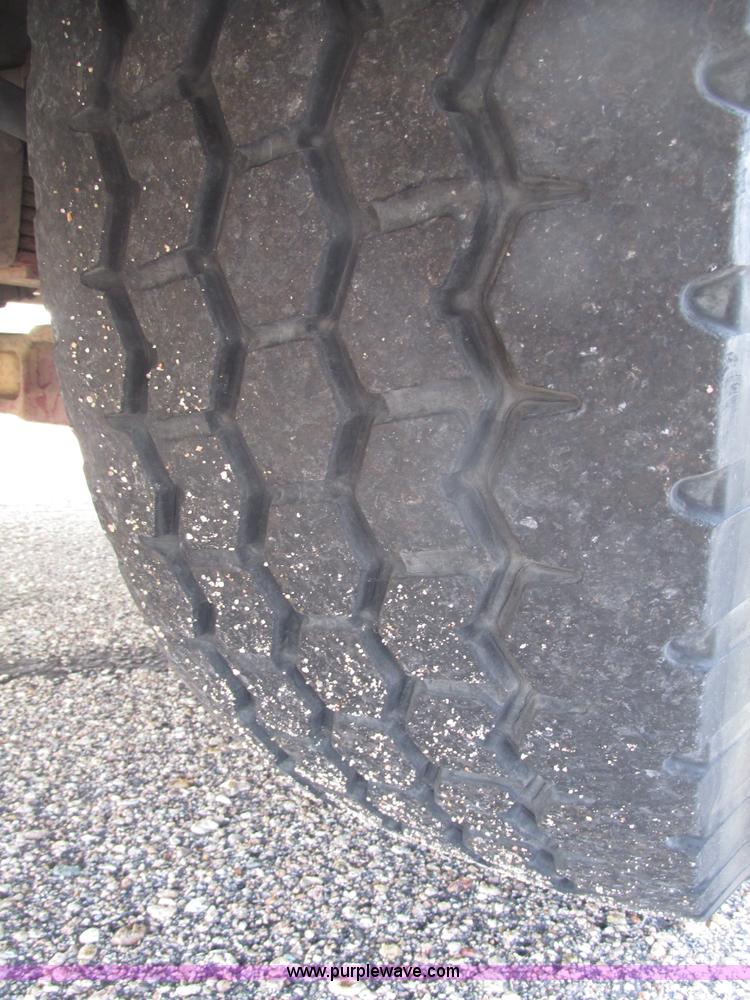 image for item F7365 1982 Hendrickson 1871-WS pumper/ladder fire truck