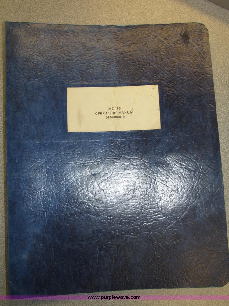 image for item F7365 1982 Hendrickson 1871-WS pumper/ladder fire truck