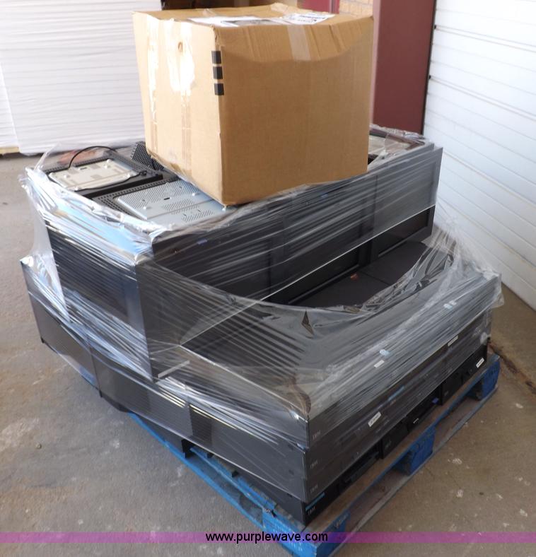 image for item H1817 (12) Lenovo ThinkCentre 8215-DGU desktop computers