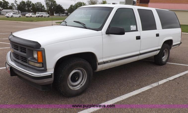 image for item H1848 1999 Chevrolet Suburban C1500 SUV