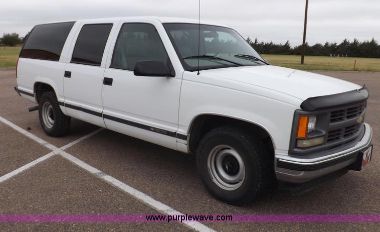 image for item H1848 1999 Chevrolet Suburban C1500 SUV