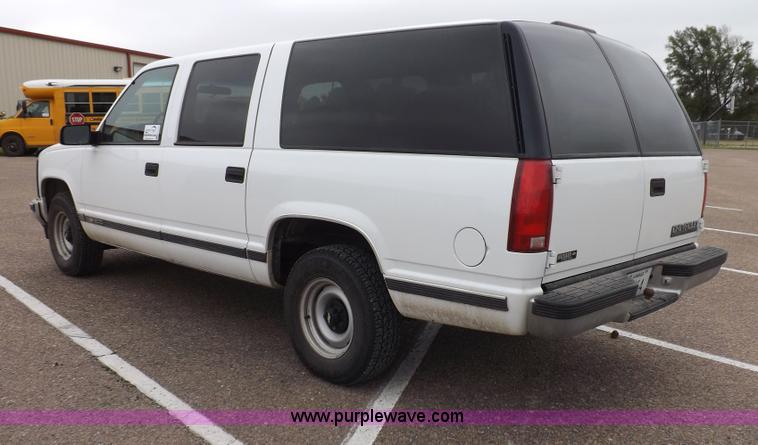 image for item H1848 1999 Chevrolet Suburban C1500 SUV