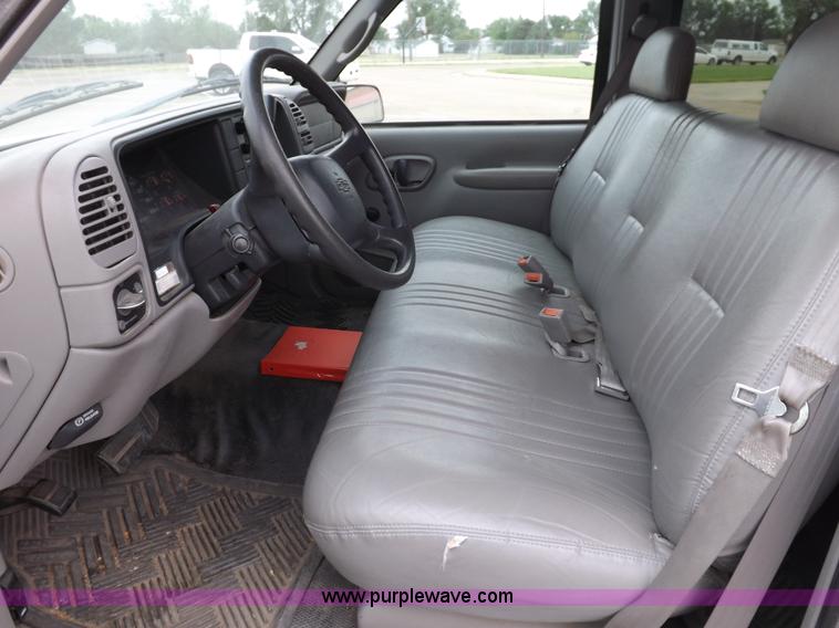 image for item H1848 1999 Chevrolet Suburban C1500 SUV