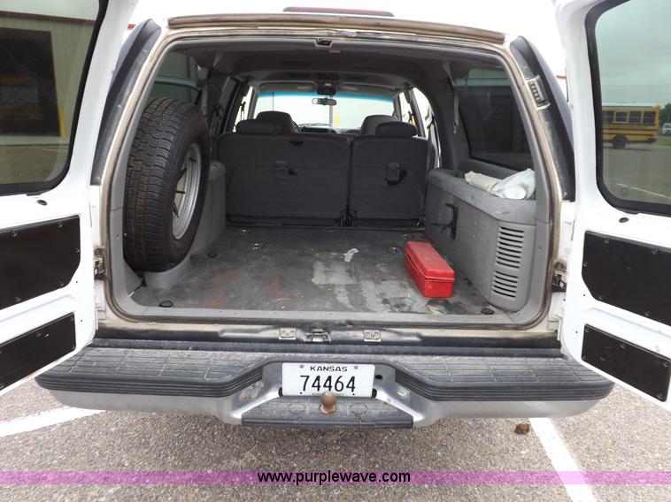 image for item H1848 1999 Chevrolet Suburban C1500 SUV