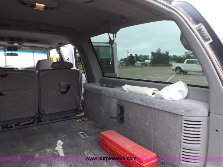 image for item H1848 1999 Chevrolet Suburban C1500 SUV