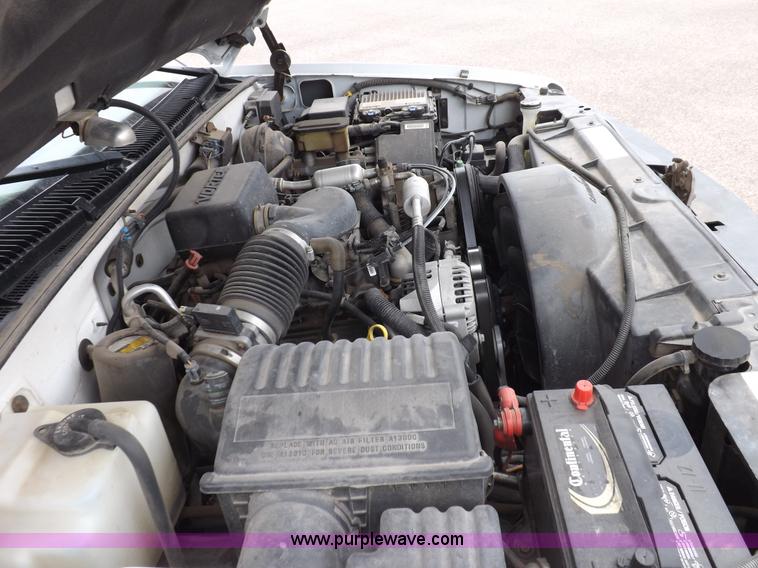 image for item H1848 1999 Chevrolet Suburban C1500 SUV