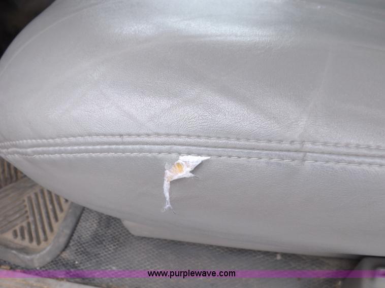 image for item H1848 1999 Chevrolet Suburban C1500 SUV